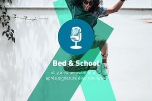 Texte : Bed & School " Il a eu un avant et un après signature électronique " Image : jeune homme qui saute en l'air 